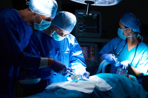 médecine spécialisée chirurgie hôpital - freepik